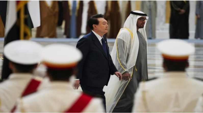 رئيس كوريا الجنوبية يسافر إلى الإمارات ويسعى لبيع أسلحة.